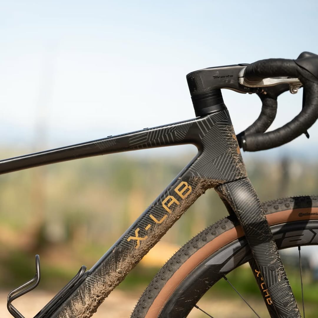 It’s the XDS X-Lab GT8 gravel bike.
